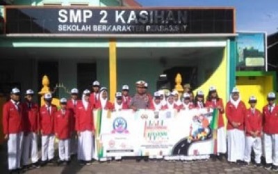 Panit Lantas Polsek Kasihan Jadi Pembina Upacara Bendera di SMP Negeri 2 Kasihan